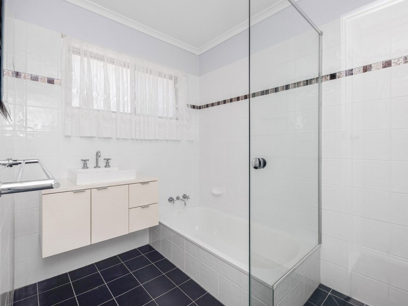 34 Abbott Street, Camp Hill QLD 4152