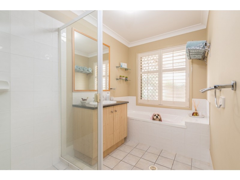 11 Campbell Street, Wakerley QLD 4154