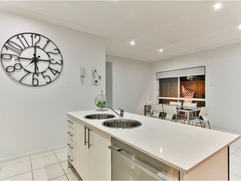 342 Stanley Road, Carina QLD 4152