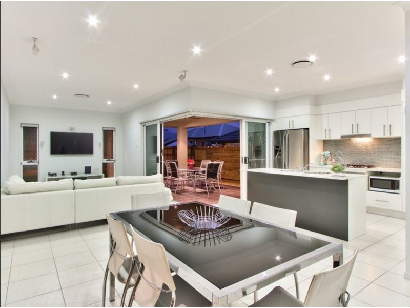 342 Stanley Road, Carina QLD 4152