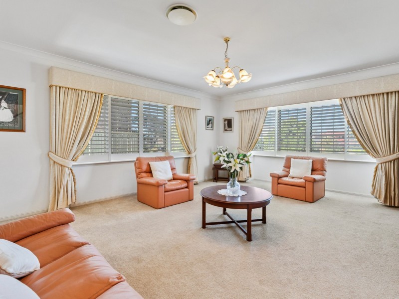 21 Breadsell Street, Carindale QLD 4152