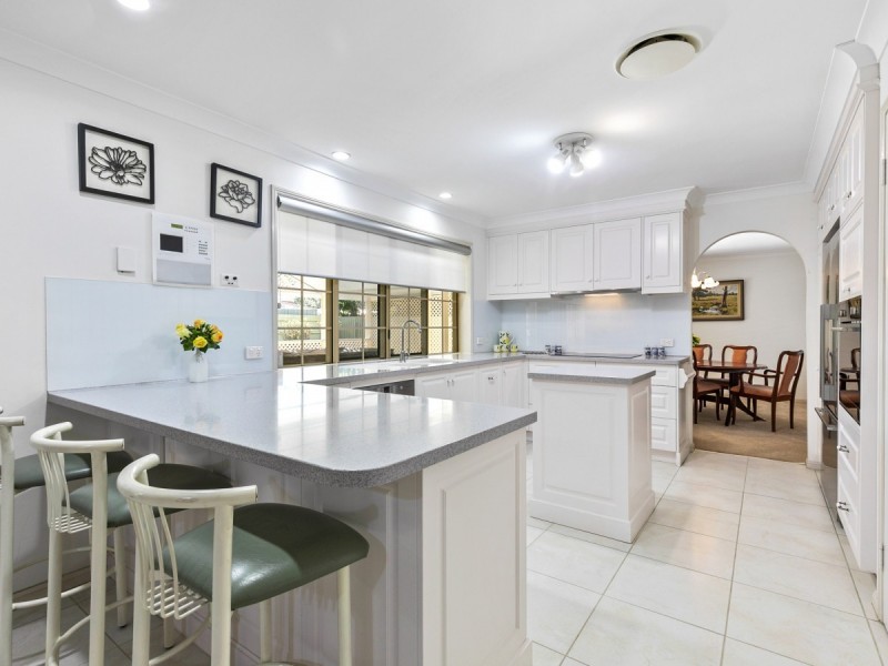 21 Breadsell Street, Carindale QLD 4152