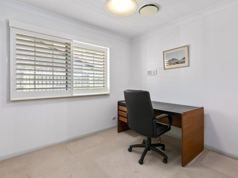 21 Breadsell Street, Carindale QLD 4152