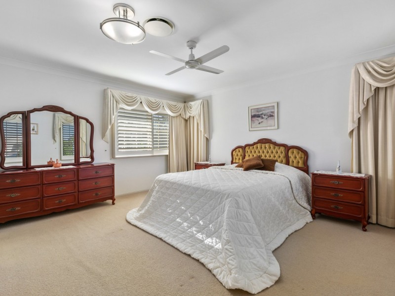 21 Breadsell Street, Carindale QLD 4152