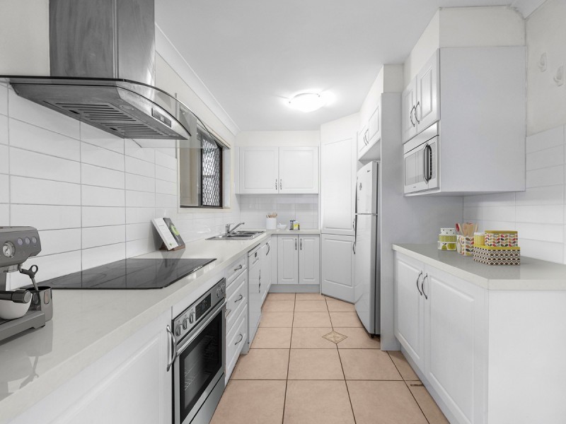 9 Pavuvu Street, Mansfield QLD 4122