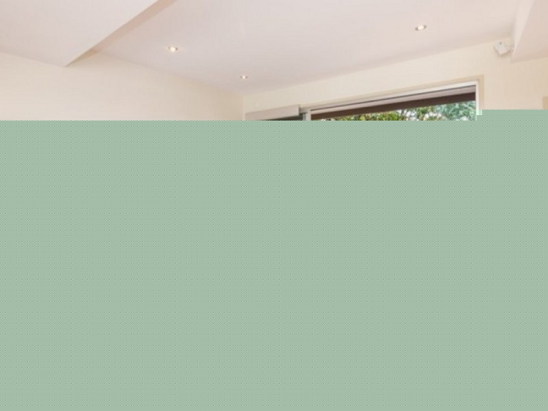 6B Hanworth Street, East Brisbane QLD 4169