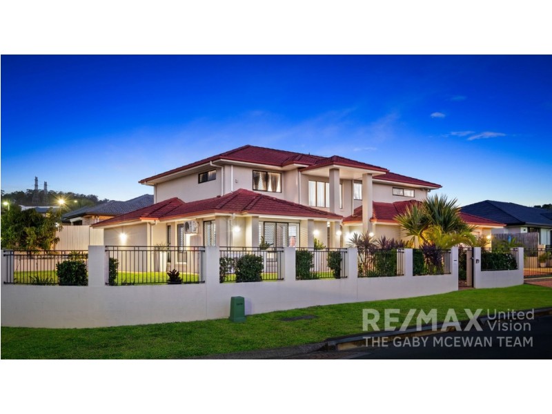 18 Kenilworth Place, Carindale QLD 4152