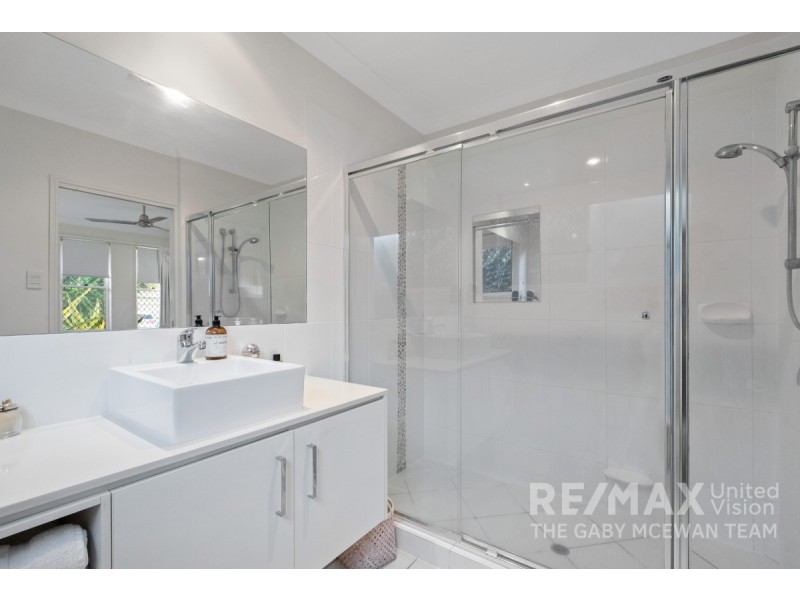 20 Bellevista Crescent, Wellington Point QLD 4160