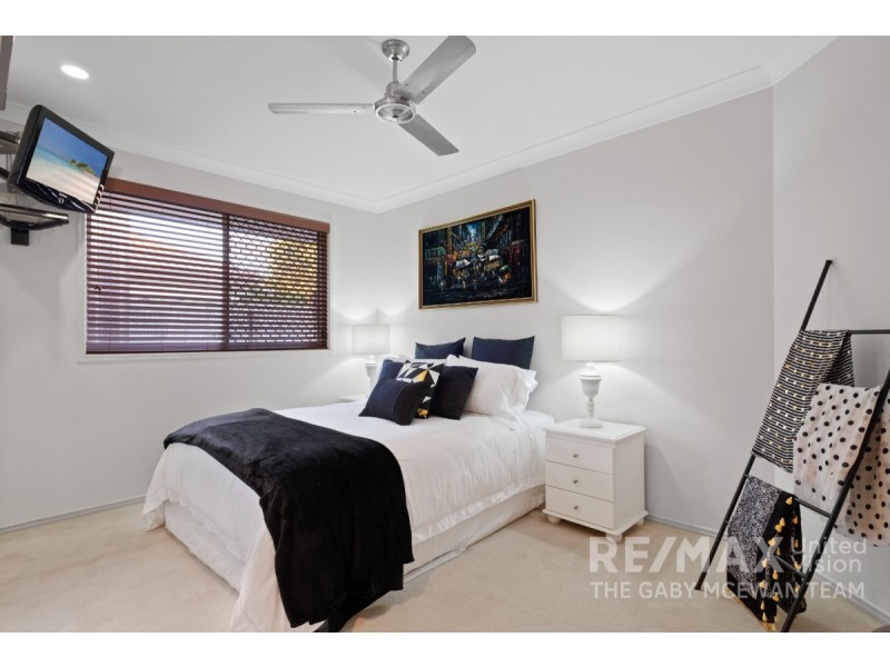 20 Bellevista Crescent, Wellington Point QLD 4160