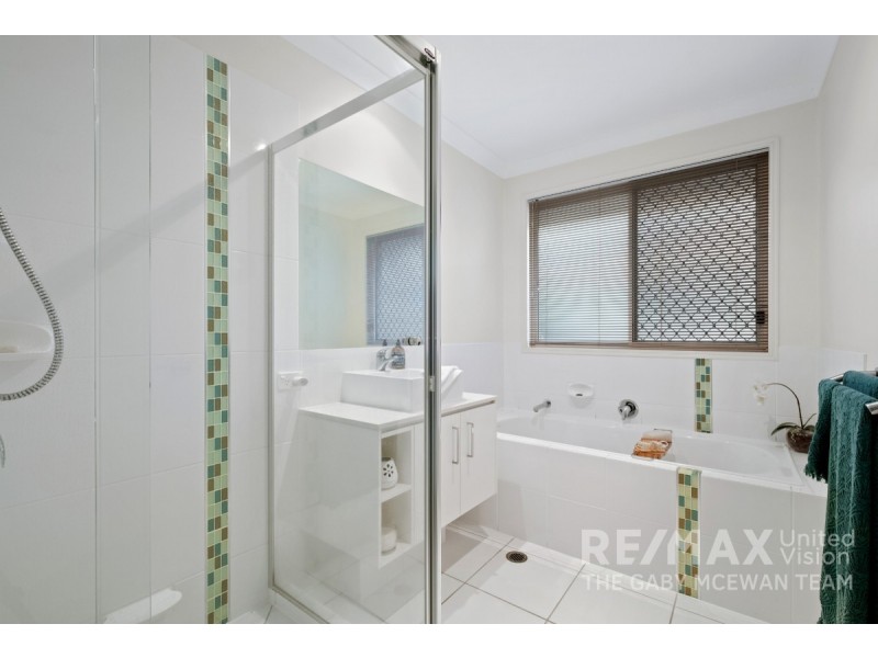 20 Bellevista Crescent, Wellington Point QLD 4160