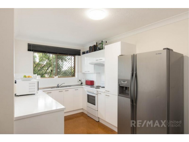2/11 Sankey  Street, Carina QLD 4152