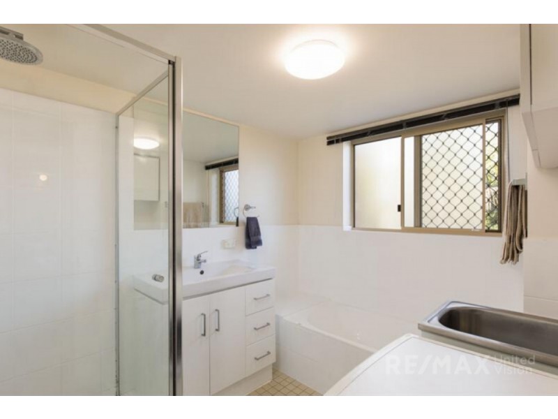 2/11 Sankey  Street, Carina QLD 4152