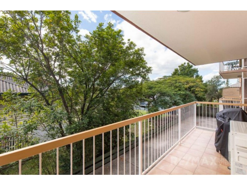 2/11 Sankey  Street, Carina QLD 4152