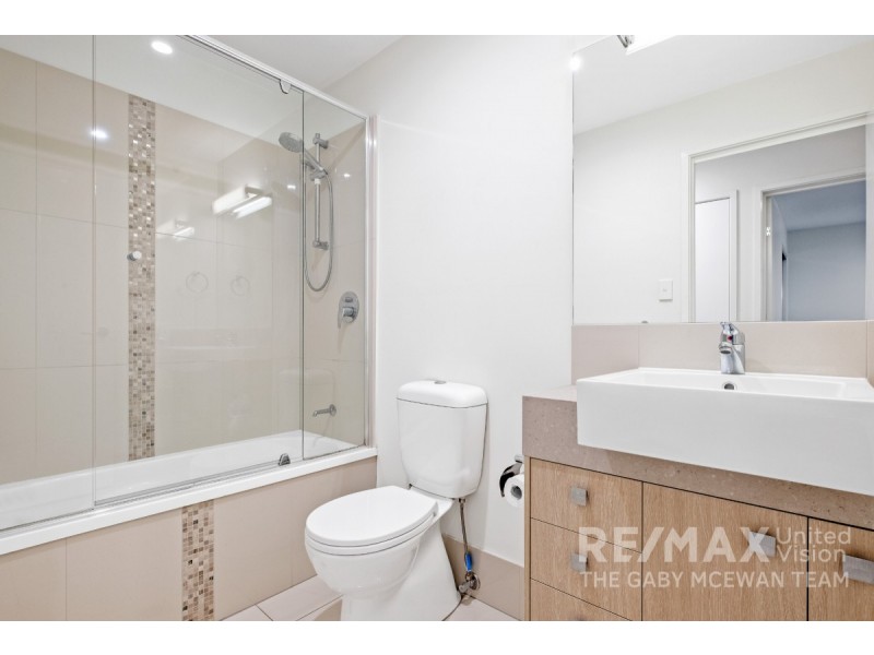 1/53 Pembroke Street, Carina QLD 4152