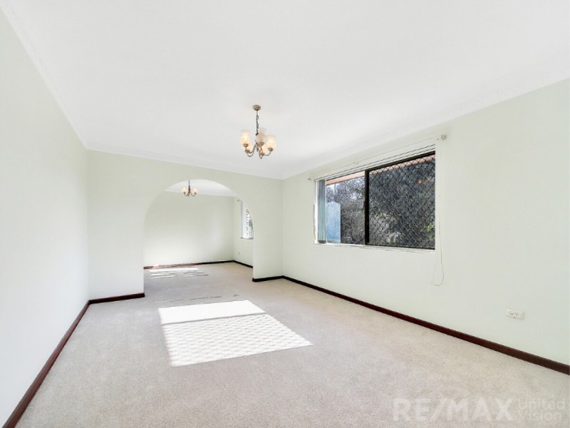 22 Urquhart Street, Carindale QLD 4152