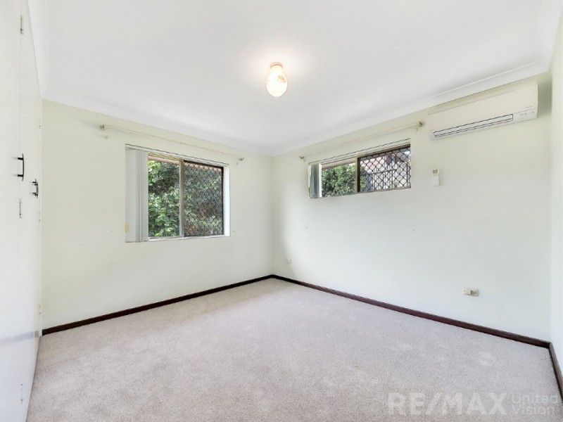 22 Urquhart Street, Carindale QLD 4152