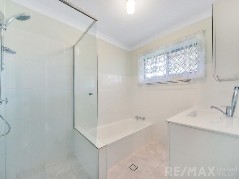 22 Urquhart Street, Carindale QLD 4152