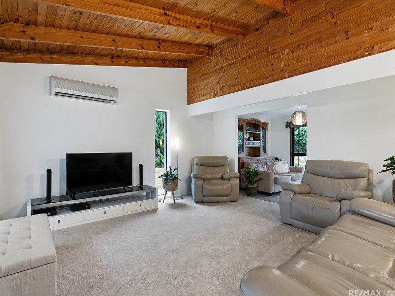 5 Lydford Court, Carindale QLD 4152