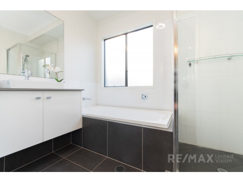 4 Beard Place, Wellington Point QLD 4160