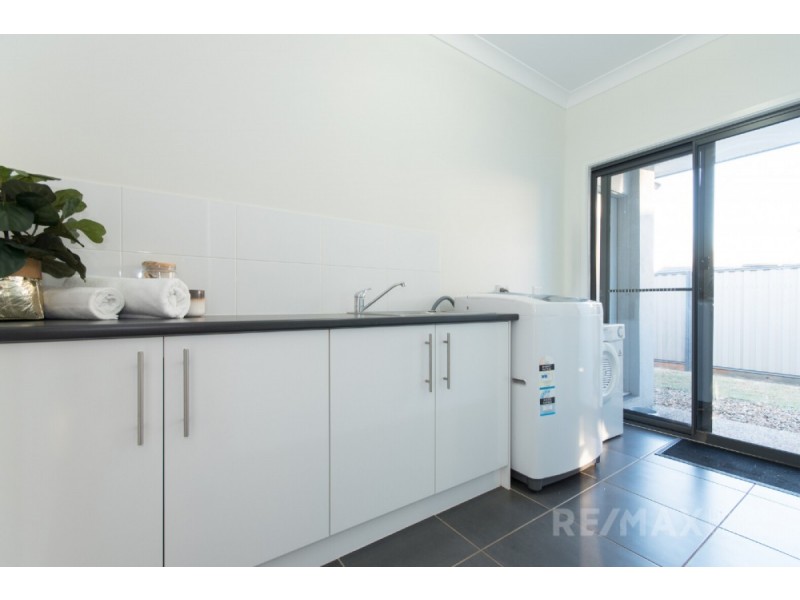 4 Beard Place, Wellington Point QLD 4160
