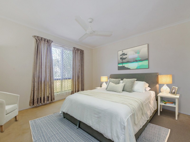 2 Knightsbridge Crescent, Rochedale South QLD 4123