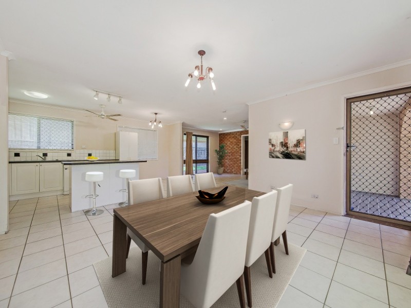 2 Knightsbridge Crescent, Rochedale South QLD 4123