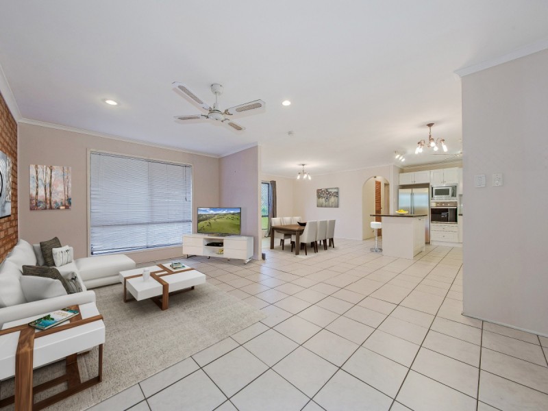 2 Knightsbridge Crescent, Rochedale South QLD 4123