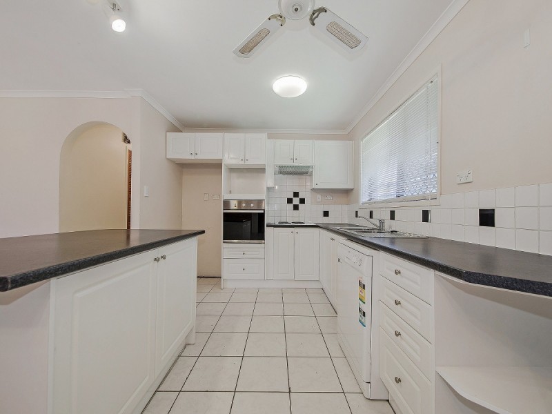 2 Knightsbridge Crescent, Rochedale South QLD 4123