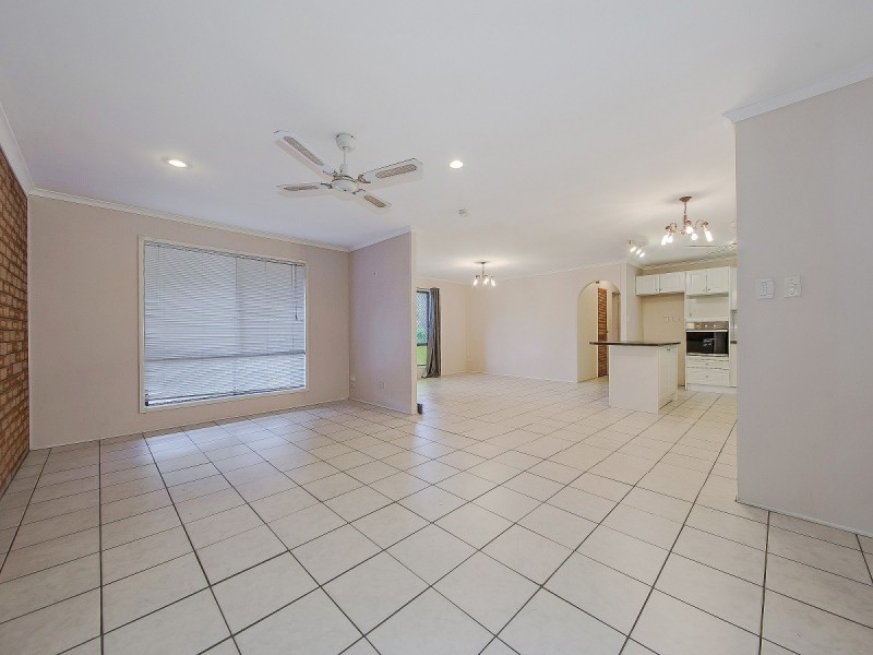 2 Knightsbridge Crescent, Rochedale South QLD 4123