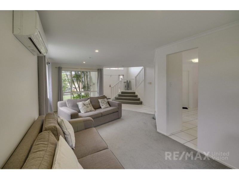 2 Carlton Court, Carindale QLD 4152