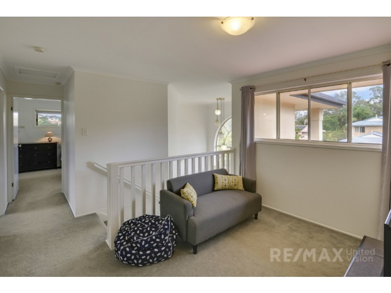 2 Carlton Court, Carindale QLD 4152