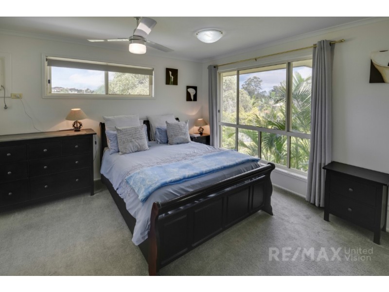 2 Carlton Court, Carindale QLD 4152