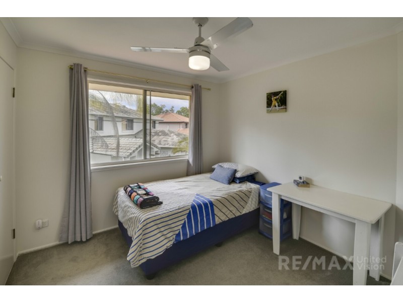 2 Carlton Court, Carindale QLD 4152