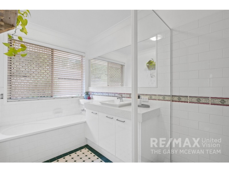 6 Spurs Drive, Wellington Point QLD 4160