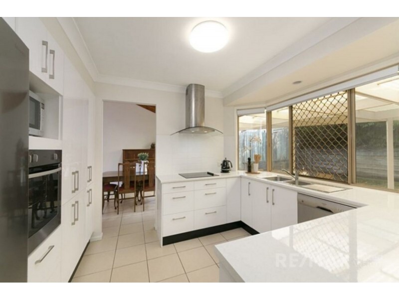 8 Olivia Drive, Carina Heights QLD 4152