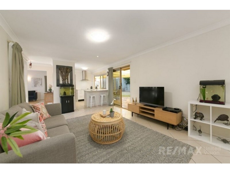 8 Olivia Drive, Carina Heights QLD 4152