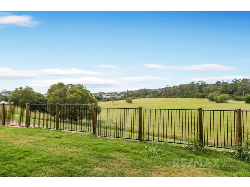 14 Panorama Place, Upper Kedron QLD 4055