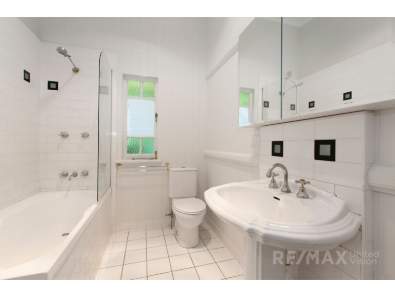 47 Agnew Street, Norman Park QLD 4170