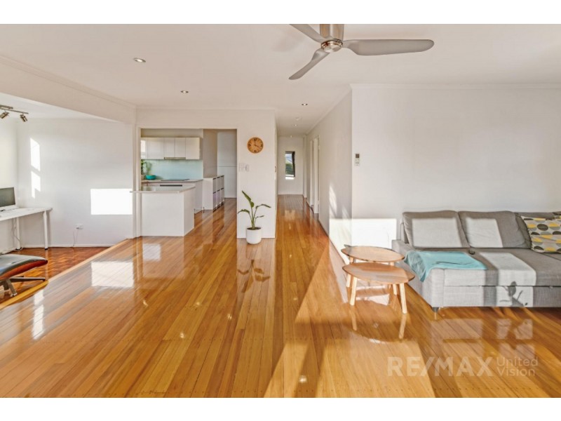 36 Russell Avenue, Norman Park QLD 4170