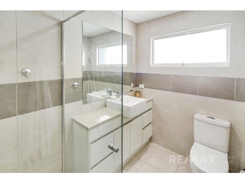 36 Russell Avenue, Norman Park QLD 4170