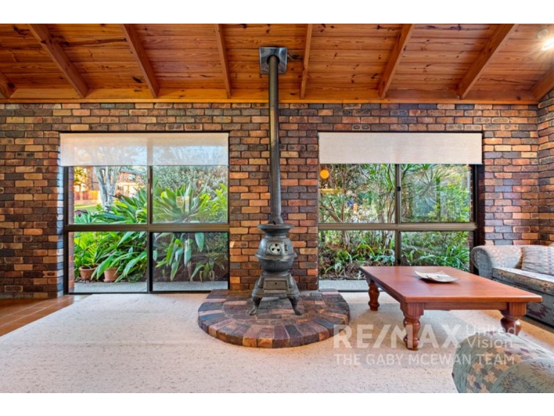 7 Urquhart Street, Carindale QLD 4152