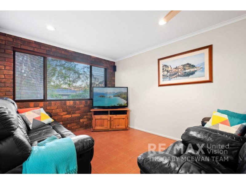 7 Urquhart Street, Carindale QLD 4152