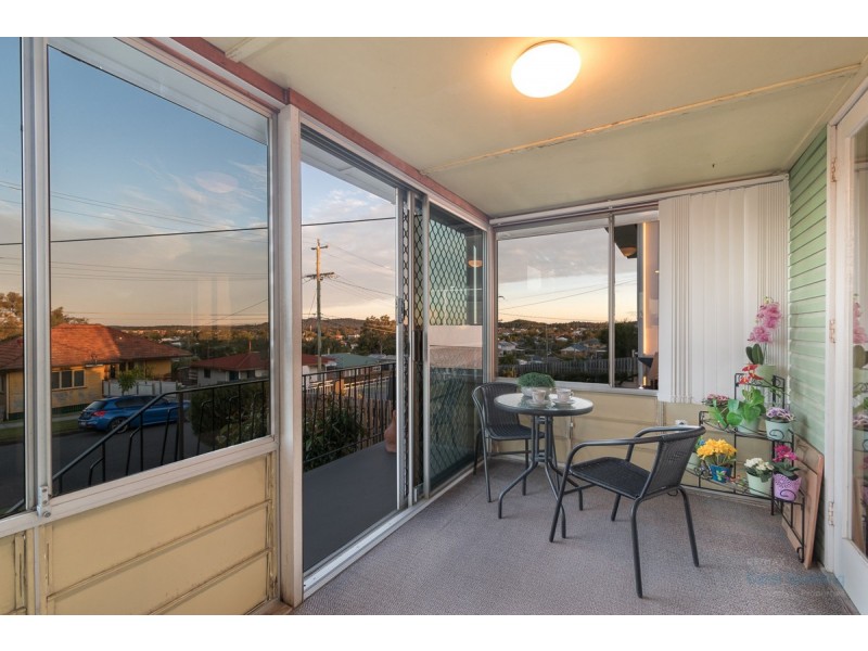 11 Mayfair Street, Carina QLD 4152