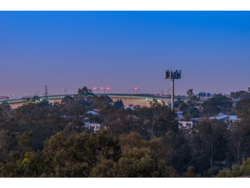 11 Mayfair Street, Carina QLD 4152