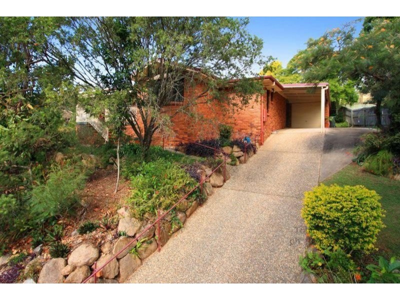 16 Rossmoya Street, Carindale QLD 4152