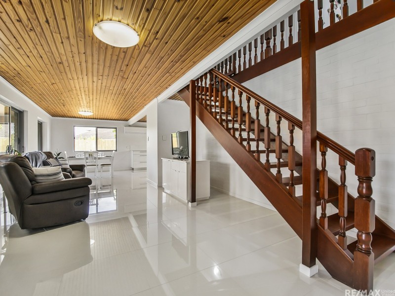 11 Vortigern Street, Carindale QLD 4152