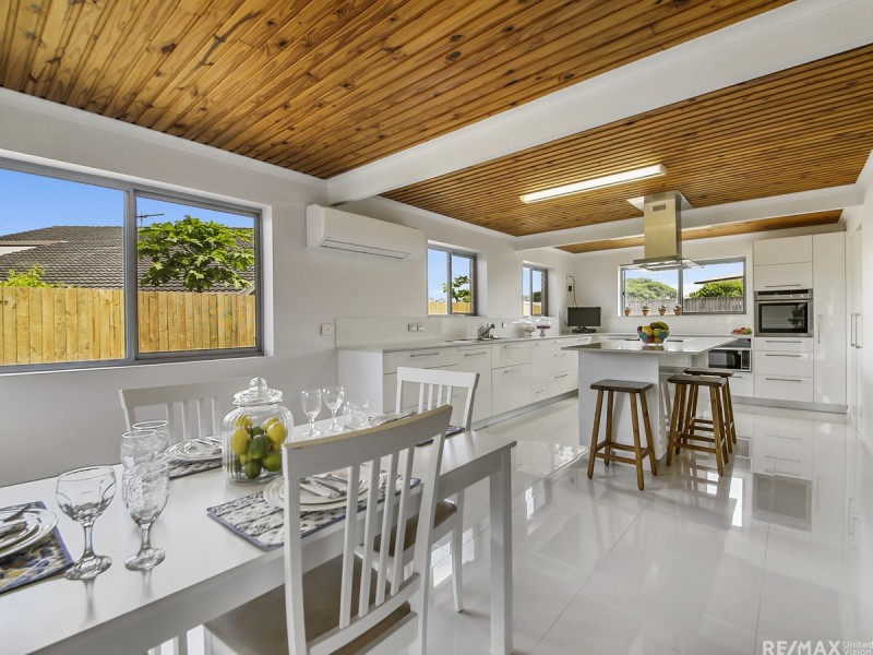 11 Vortigern Street, Carindale QLD 4152