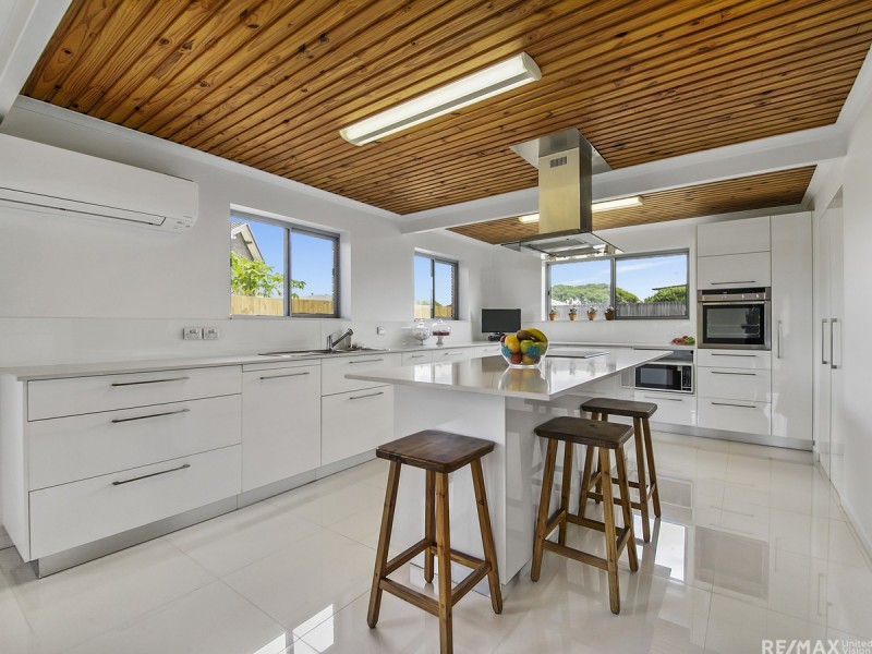 11 Vortigern Street, Carindale QLD 4152