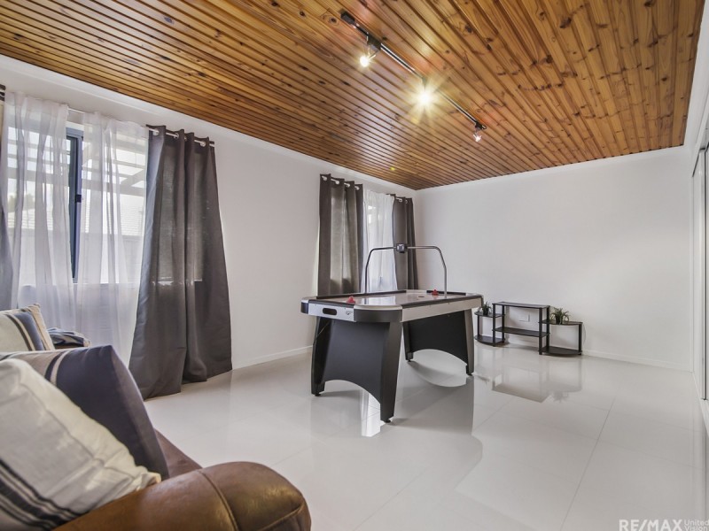 11 Vortigern Street, Carindale QLD 4152