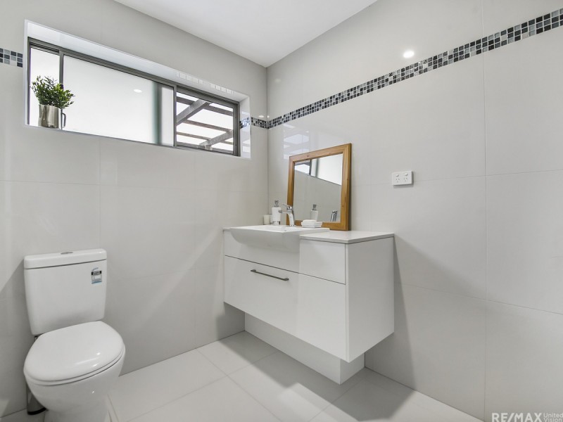 11 Vortigern Street, Carindale QLD 4152